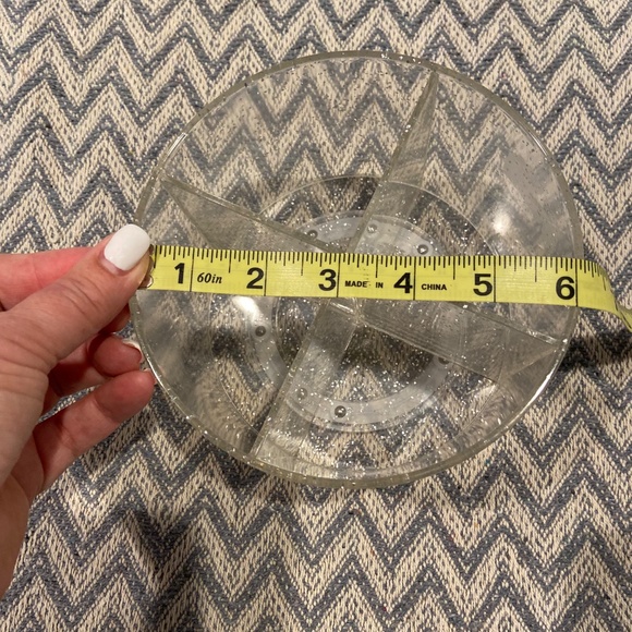 Clear Acrylic Round Organizer with 4 Compartments – Glitter Detail – 6"x4" - Picture 6 of 7